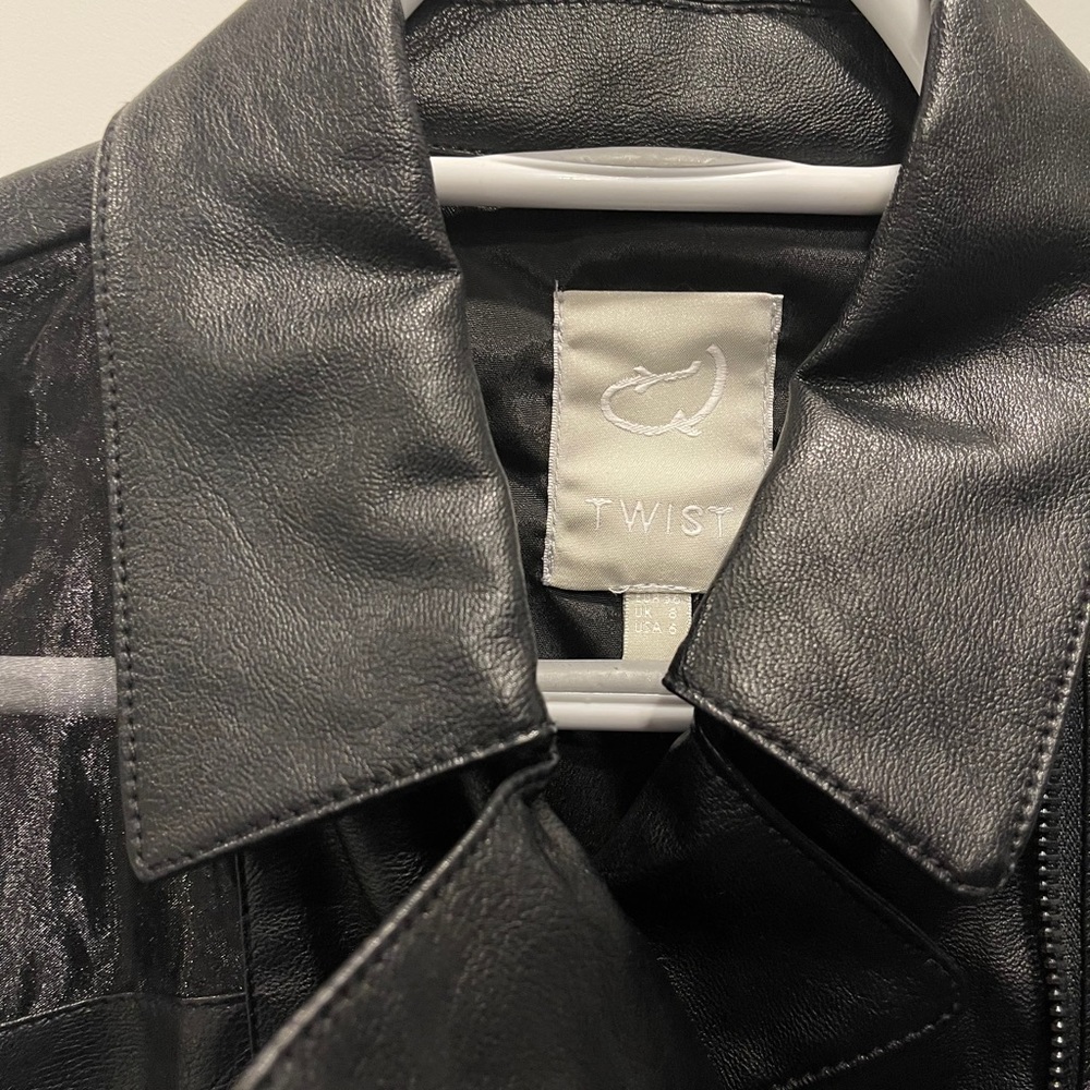 Black Vest - Picture 3 of 12